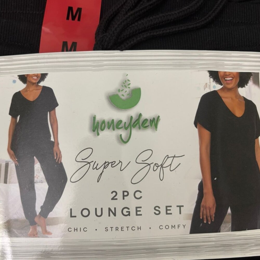Honeydew Ladies’ Super Soft Lounge Set. Colors: Lightning Bolts, Hearts: M